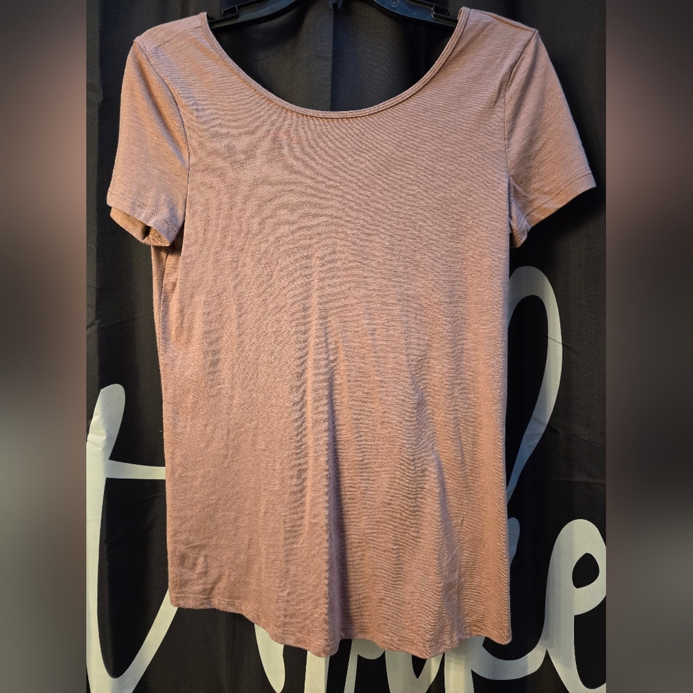 Maurices XS open back dusty rose shirt